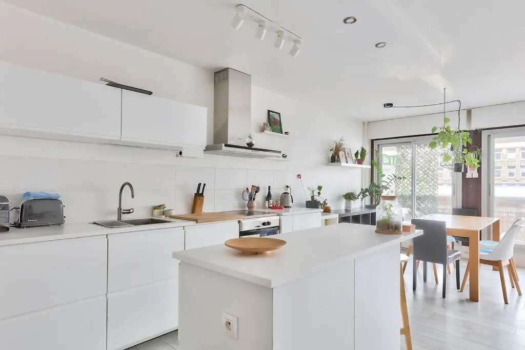 Beautiful And Bright 3 Bed Near La Párizs